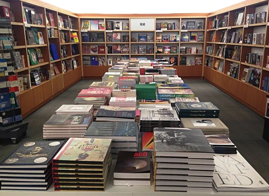Book distribution across global retail platforms